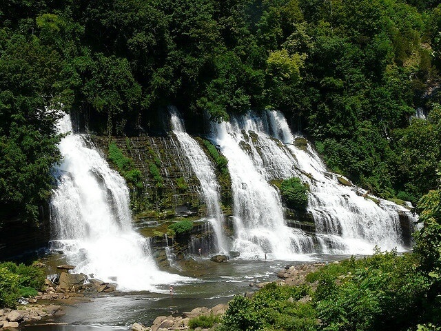 8 Hikes with Waterfalls Near Nashville, TN: One of Rock Island's must-see's 