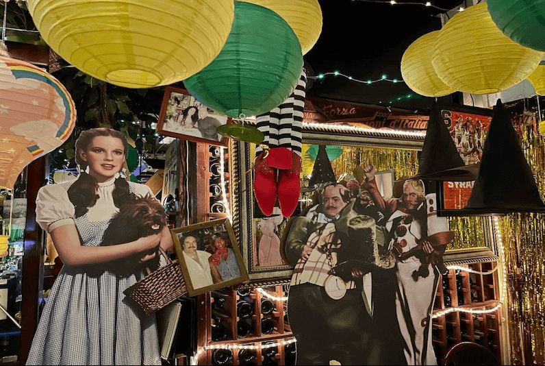 Wizard of Oz decor in Amore e Amore's dining room